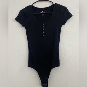 Hollister Ribbed Bodysuit Women Sz M  Black Short Sleeve Snap at Crotch Stretchy
